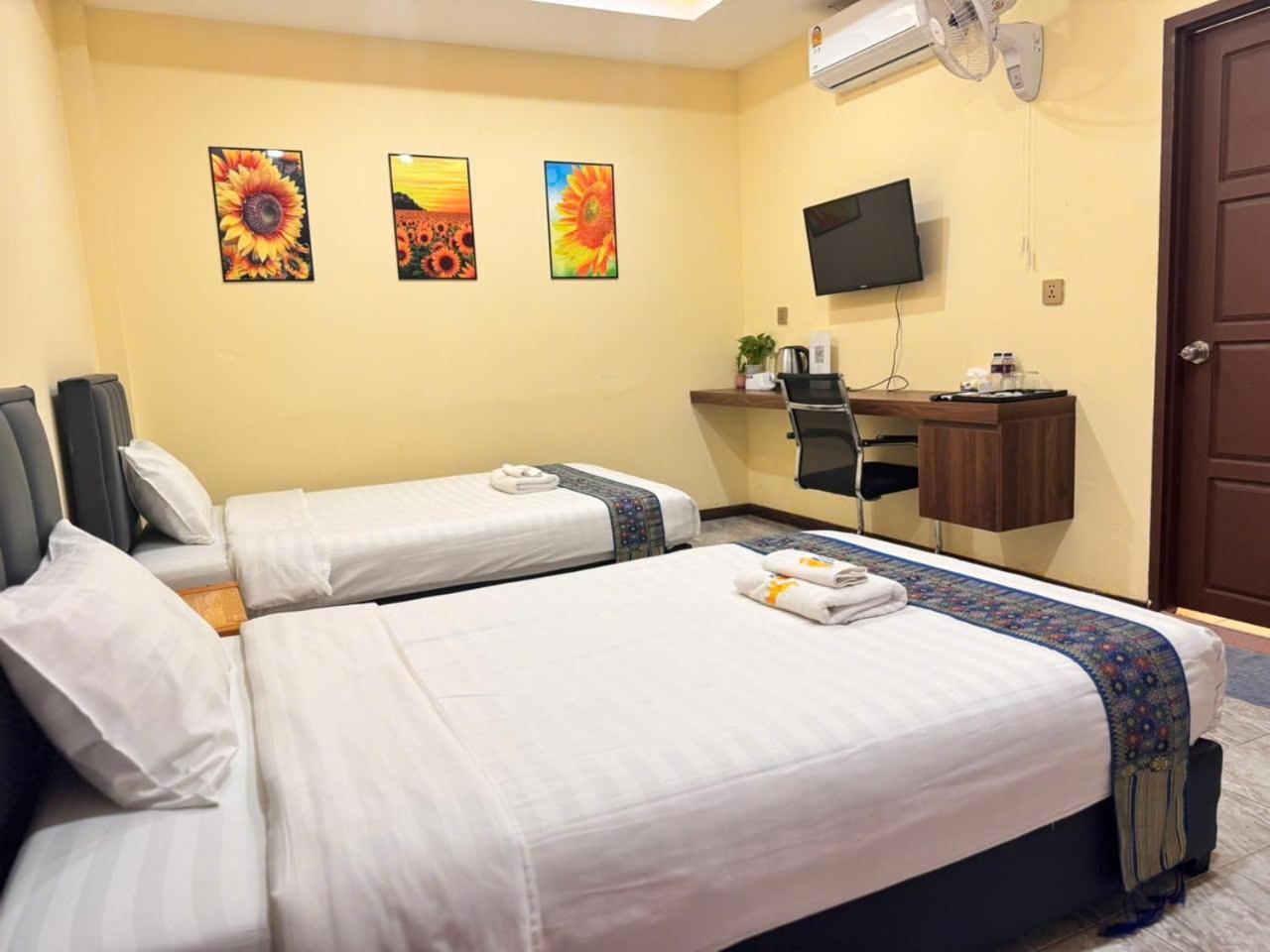 Yula Hotel Thatluang Vientiane Eksteriør bilde